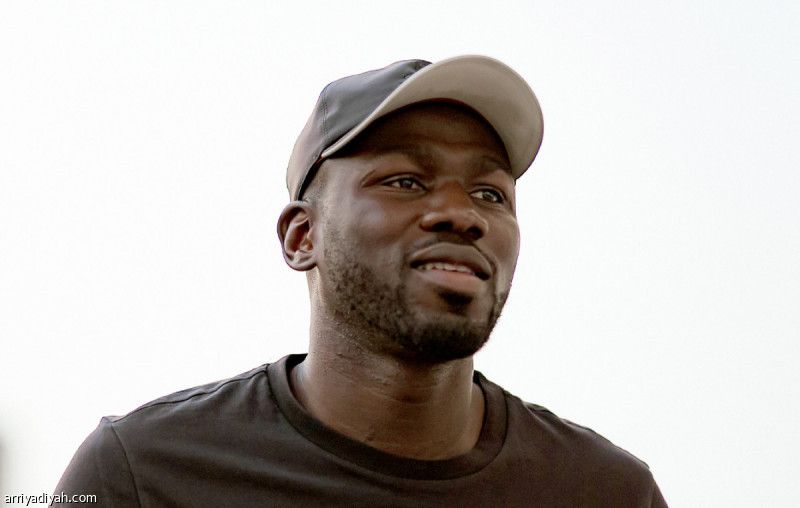 كوليبالي يطمئن على الإصابة في إسبانيا