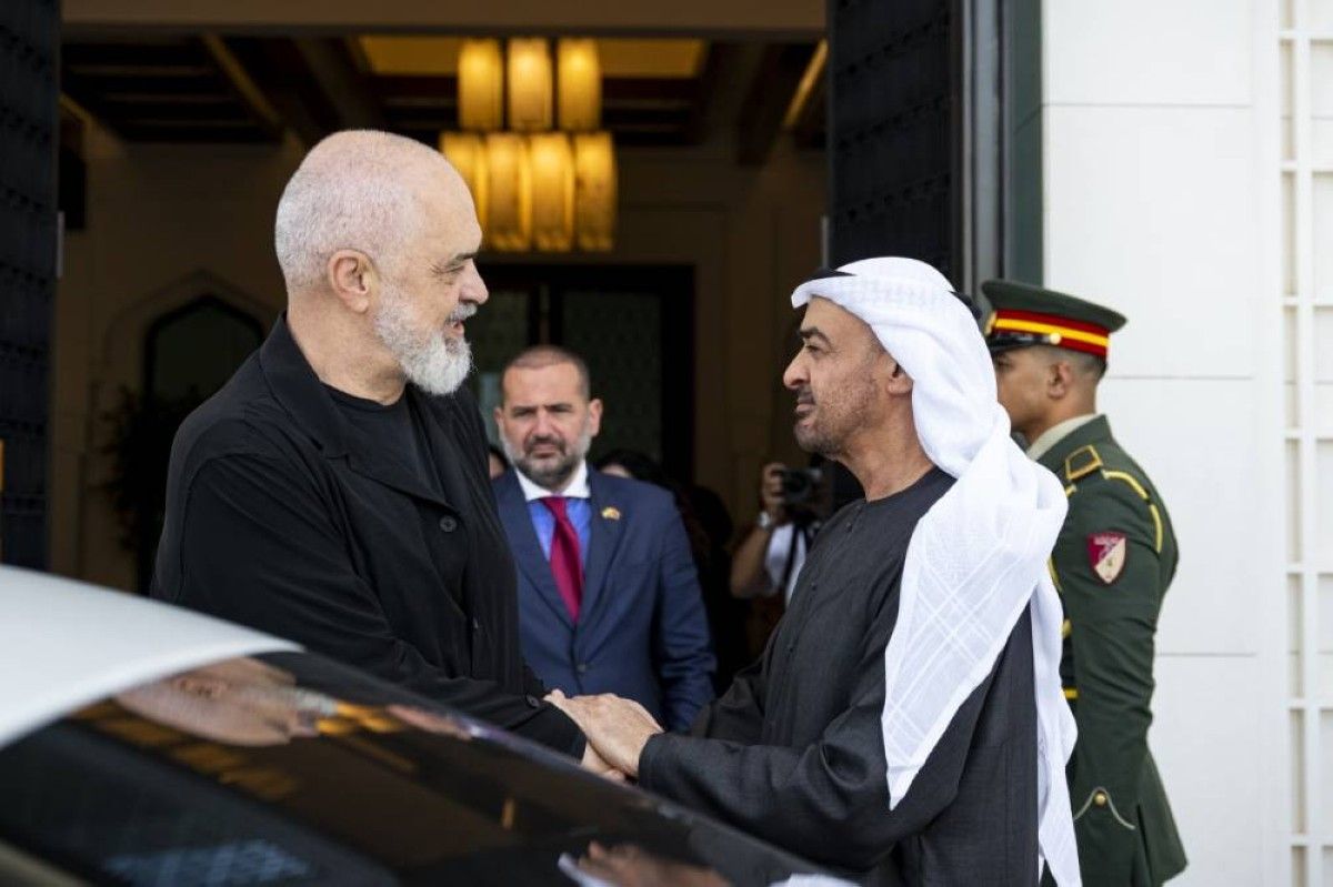 رئيس الدولة ورئيس وزراء ألبانيا يبحثان الاعتداءات الإيرانية الإرهابية على الإمارات