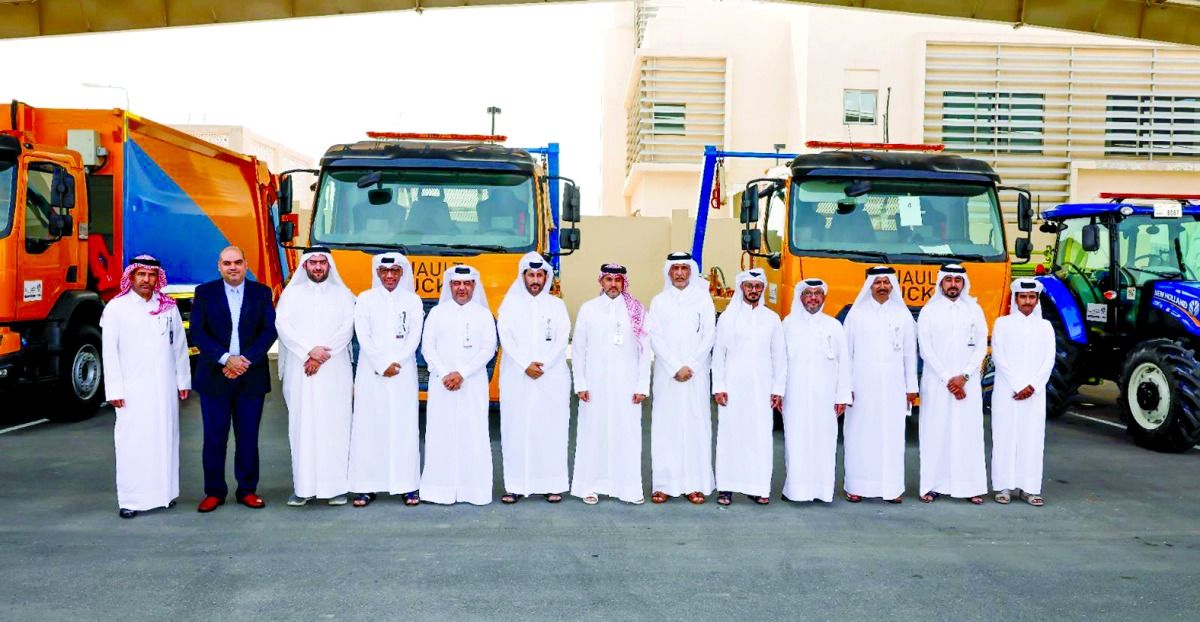 «البلدية» تدشن أسطولاً حديثاً لمركبات ومعدات صديقة للبيئة