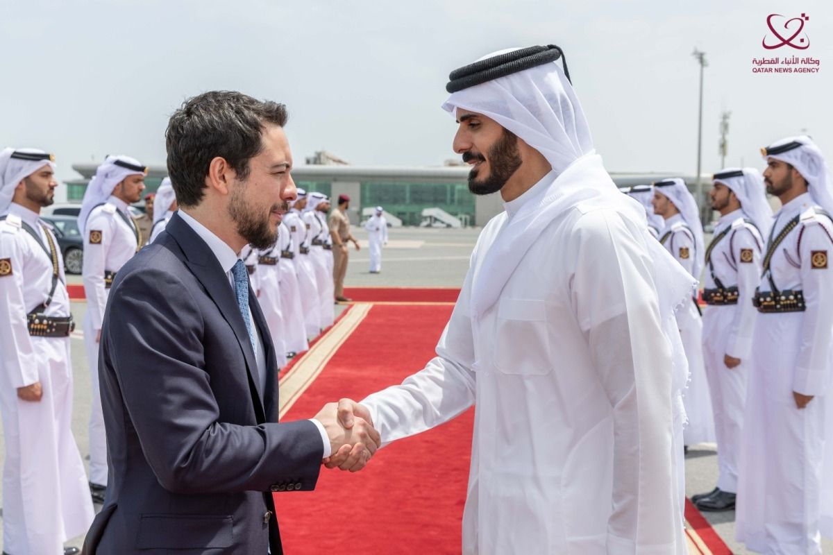 ولي عهد الأردن يغادر الدوحة