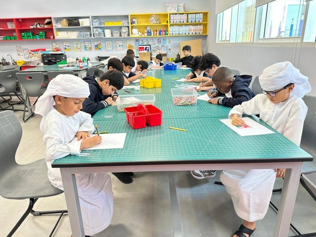 الإمارات.. التزام كبير من طلبة المدارس بالحضور وفرق ميدانية تتابع تطبيق الضوابط