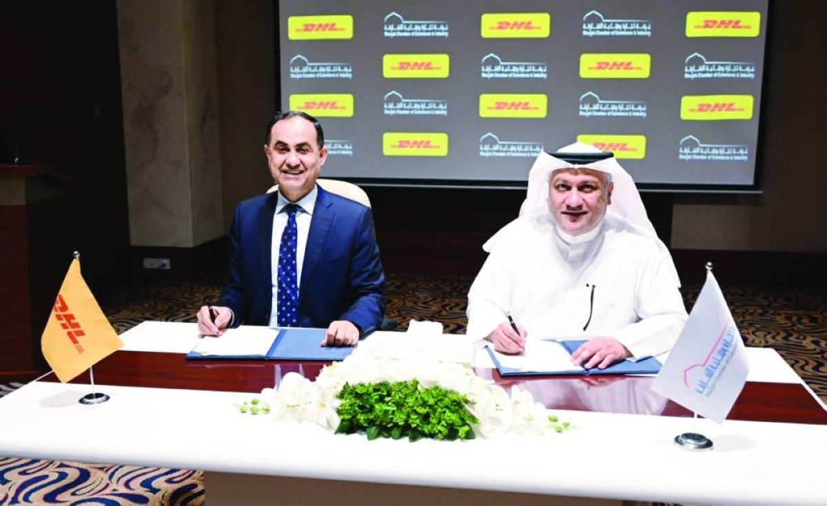 تعاون غرفة الشارقة و«دي إتش إل إكسبريس» لتعزيز كفاءة التجارة الخارجية