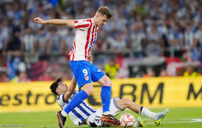 ميلان يخطط على سورلوث.. وأتلتيكو يطالب بـ 40 مليونا