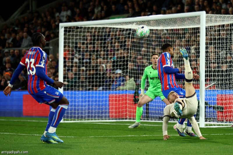 «سلبية» وست هام وبالاس ترسل وولفرهامبتون إلى «تشامبيون شيب»