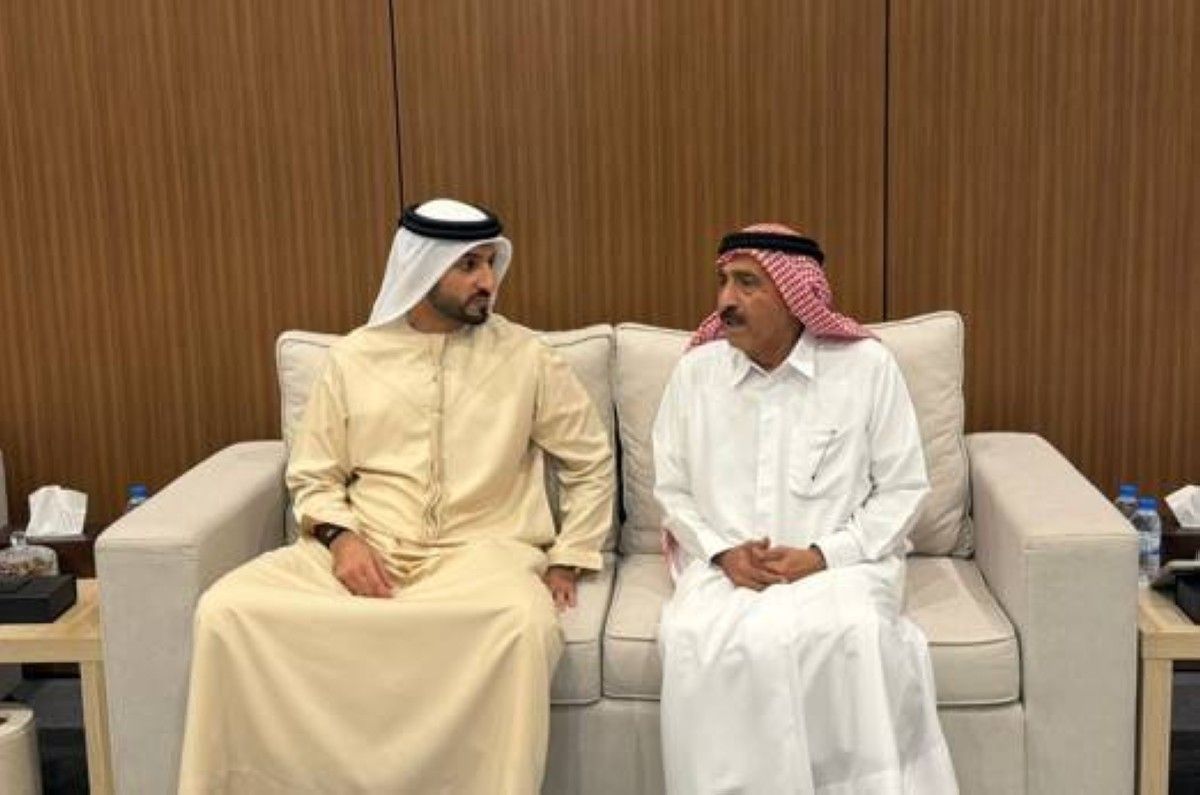 راشد بن حميد يعزي في وفاة شمسة بنت سعيد الكتبي