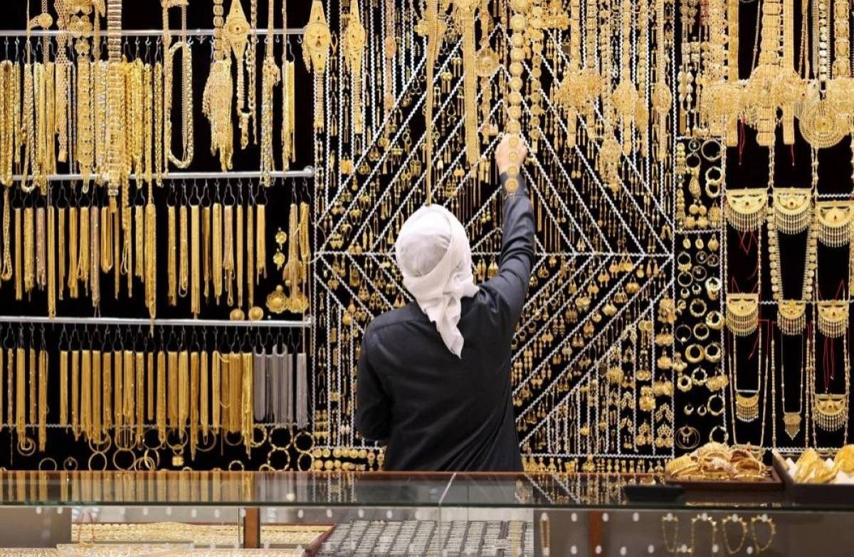 الإمارات.. تراجع طفيف في أسعار الذهب والفضة
