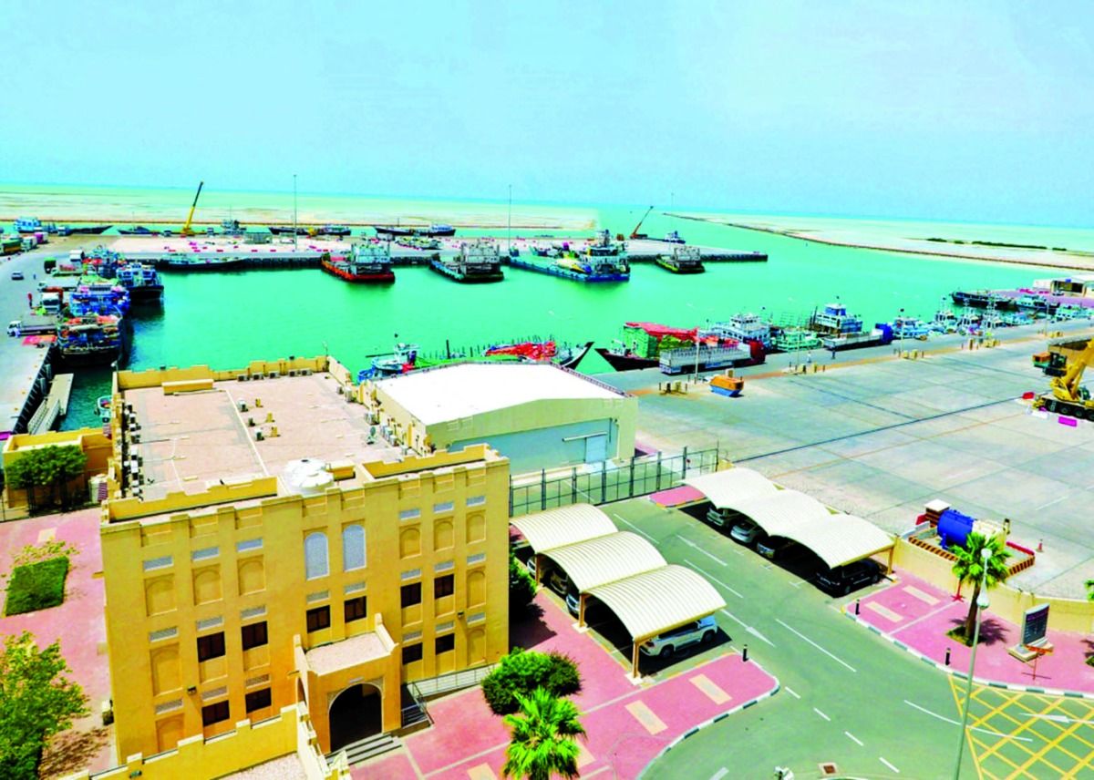 «أشغال» تطرح مناقصة مشروعين بمرافق وبنية تحتية متكاملة.. إنشاء 33 موقفاً جديداً في الرويس