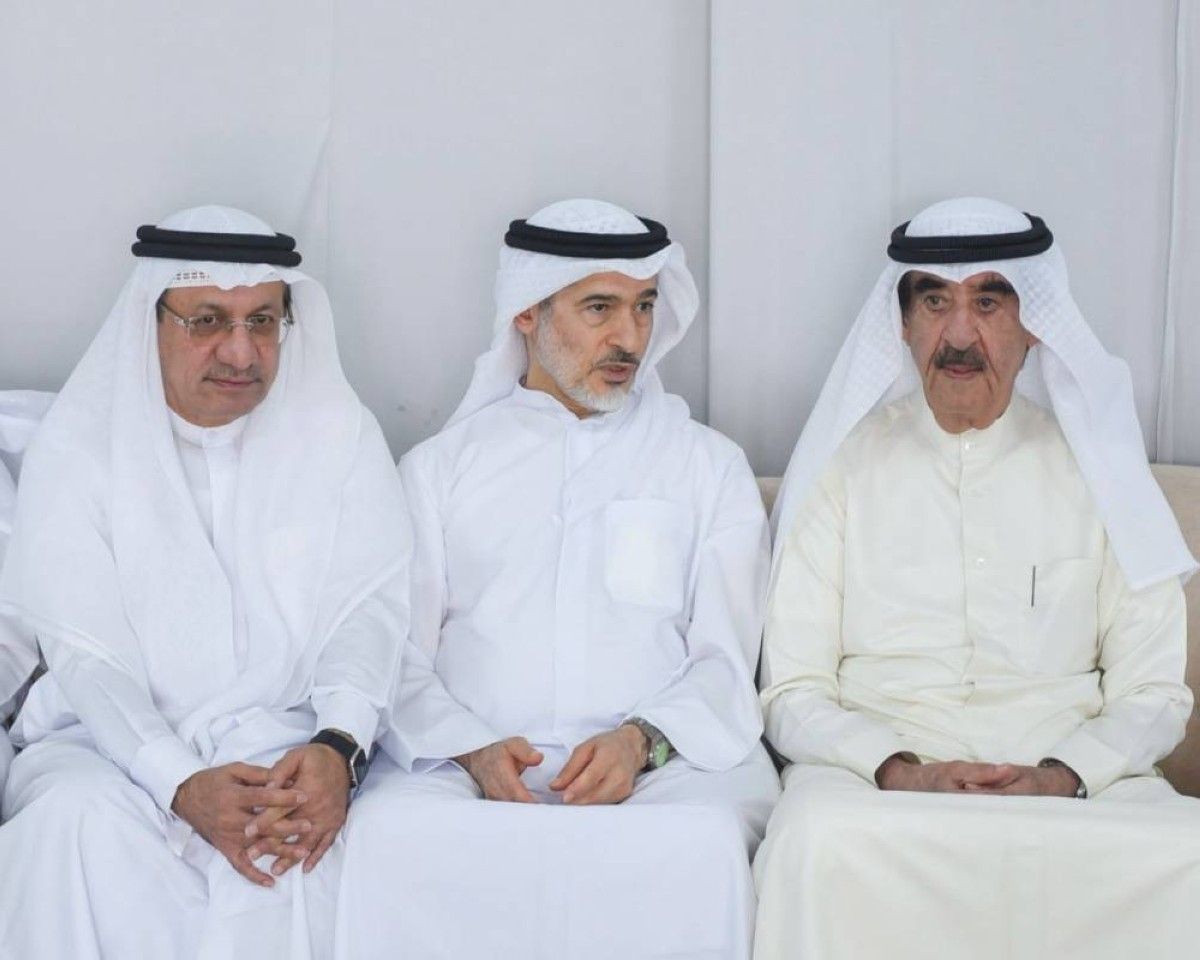 حاكم أم القيوين يعزي في وفاة سلطان بن خليفة الحبتور