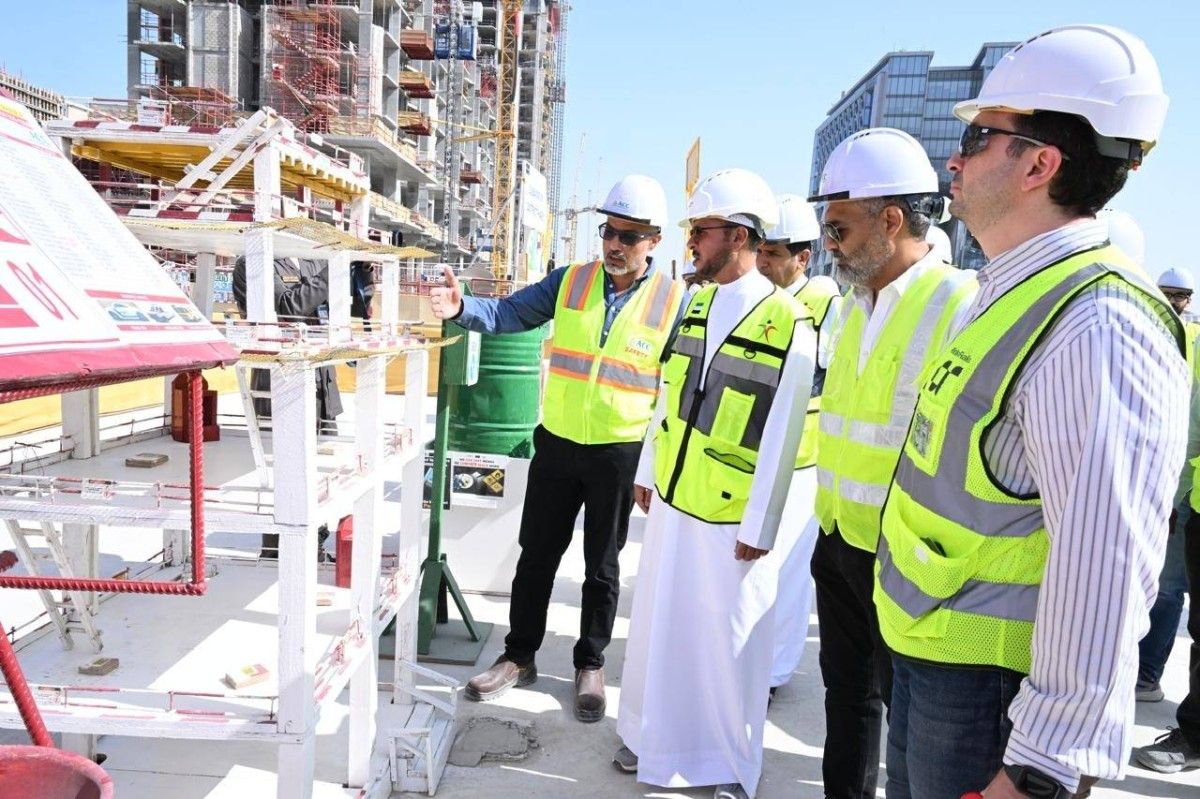 «إقامة دبي» تتفقد أوضاع العمال وتعاين بيئة العمل