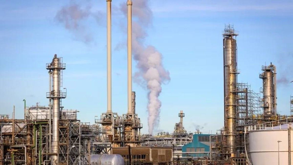 أكبر مصفاة في أوروبا تعمل بطاقتها القصوى لإنتاج وقود الطائرات