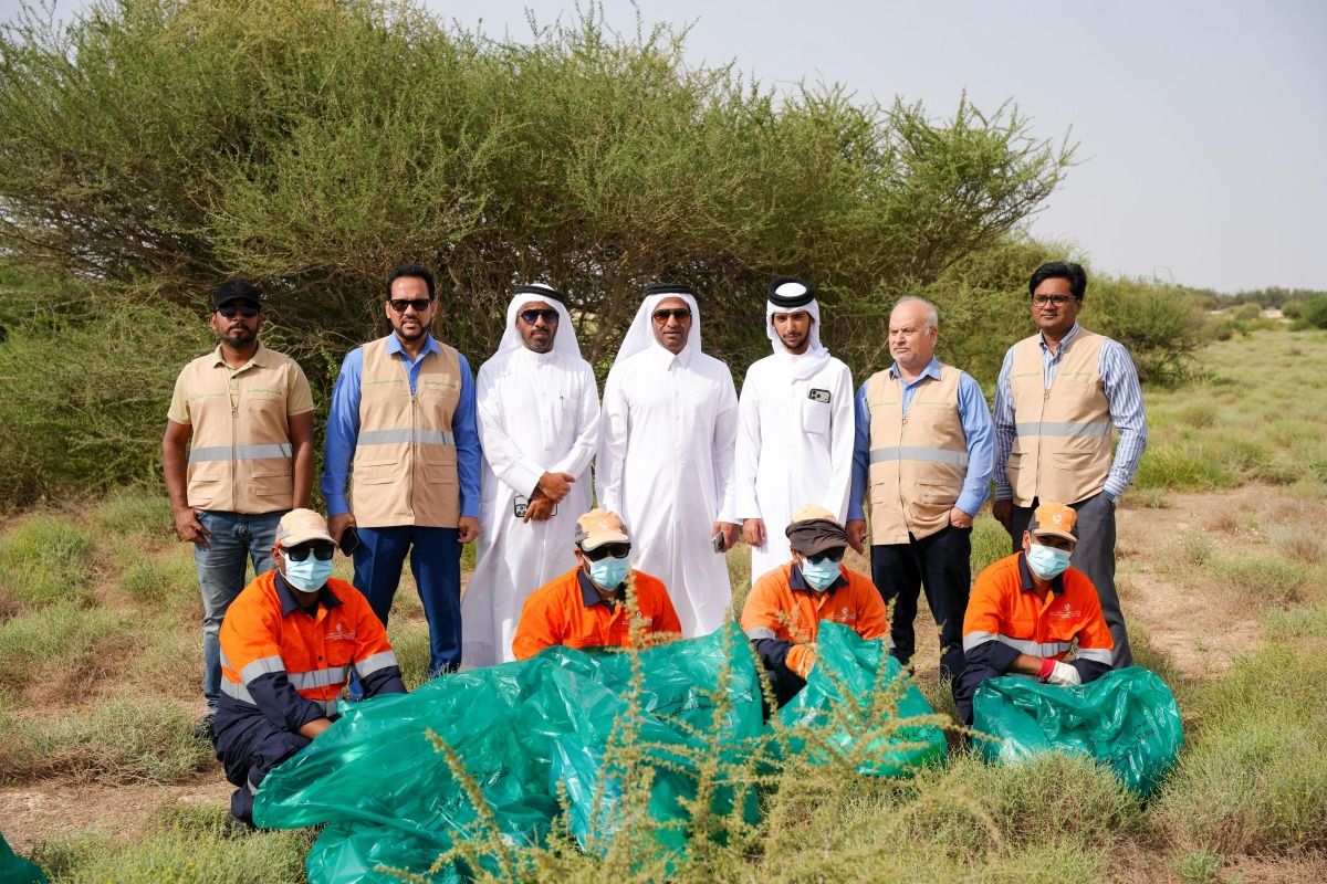 حملة تنظيف في روضة «أبا النجم» بمناسبة يوم الأرض.. «البيئة» تضبط مخالفة إلقاء مخلفات في الروض