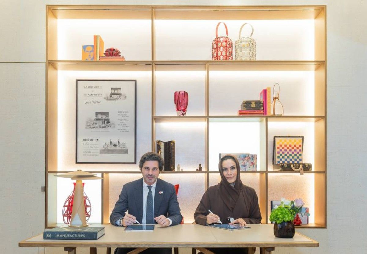 تعاون بين «تنمية المجتمع في دبي» و«لويس فويتون»