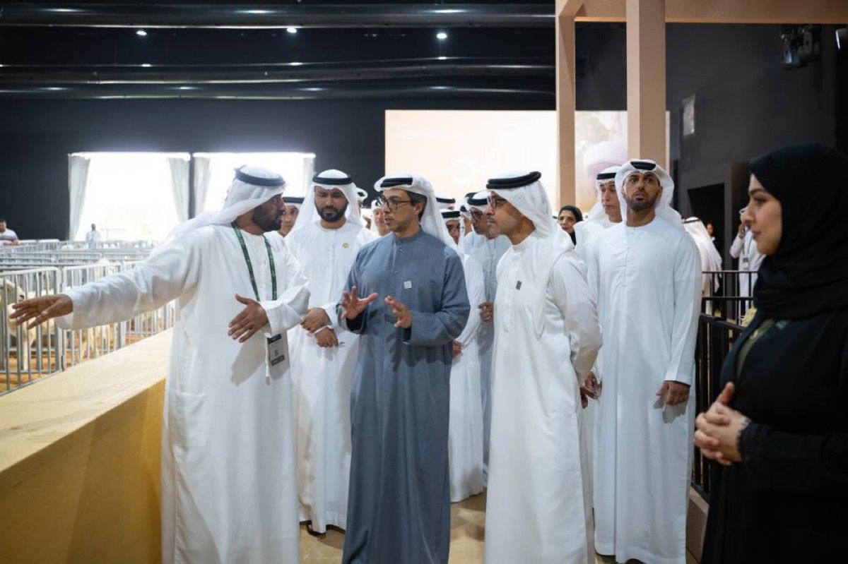 منصور بن زايد: دعم المزارعين ركيزة في تطوير المنظومة الوطنية