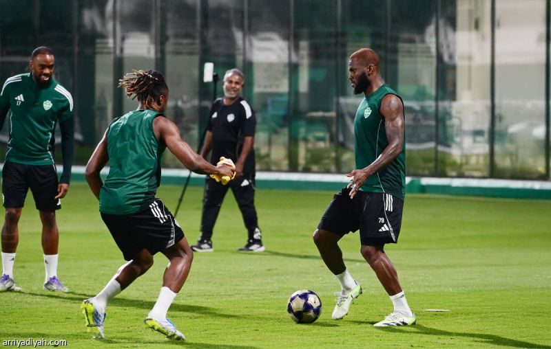 ثلاثية الغرب.. مهمة الأهلي في نهائي آسيا