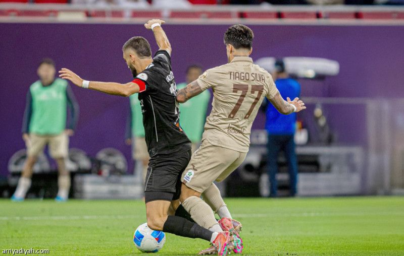 نهائي الخليج يكتب طرد كاراسكو الأول