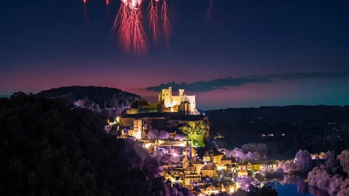 رسمياً: ظاهرة البرق الأحمر الساحرة تجتاح السعودية… فلكية جدة تكشف السر وراء ظهورها في سماء المملكة!