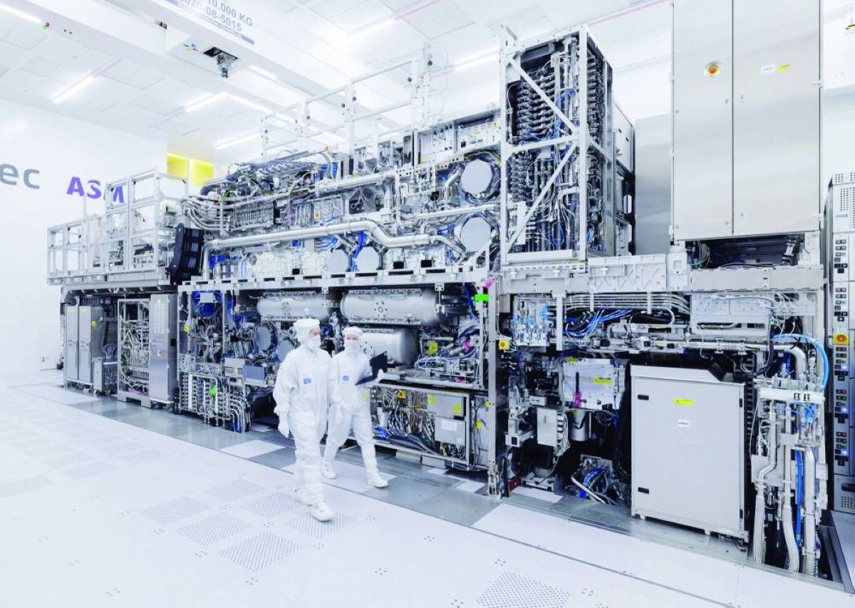 «تي إس إم سي» تؤجل شراء ماكينات تصنيع الرقائق