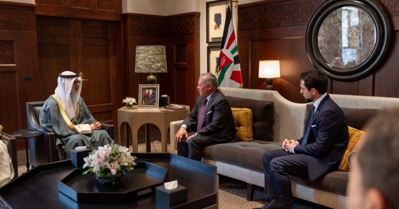 العاهل الأردني مستقبلا وزير الخارجية