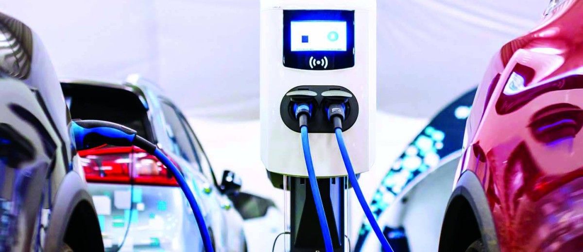 نمو الطلب على المركبات الكهربائية والهجينة في الإمارات