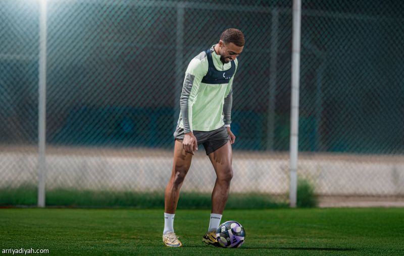 مسعود يدعم الفتح أمام الشباب