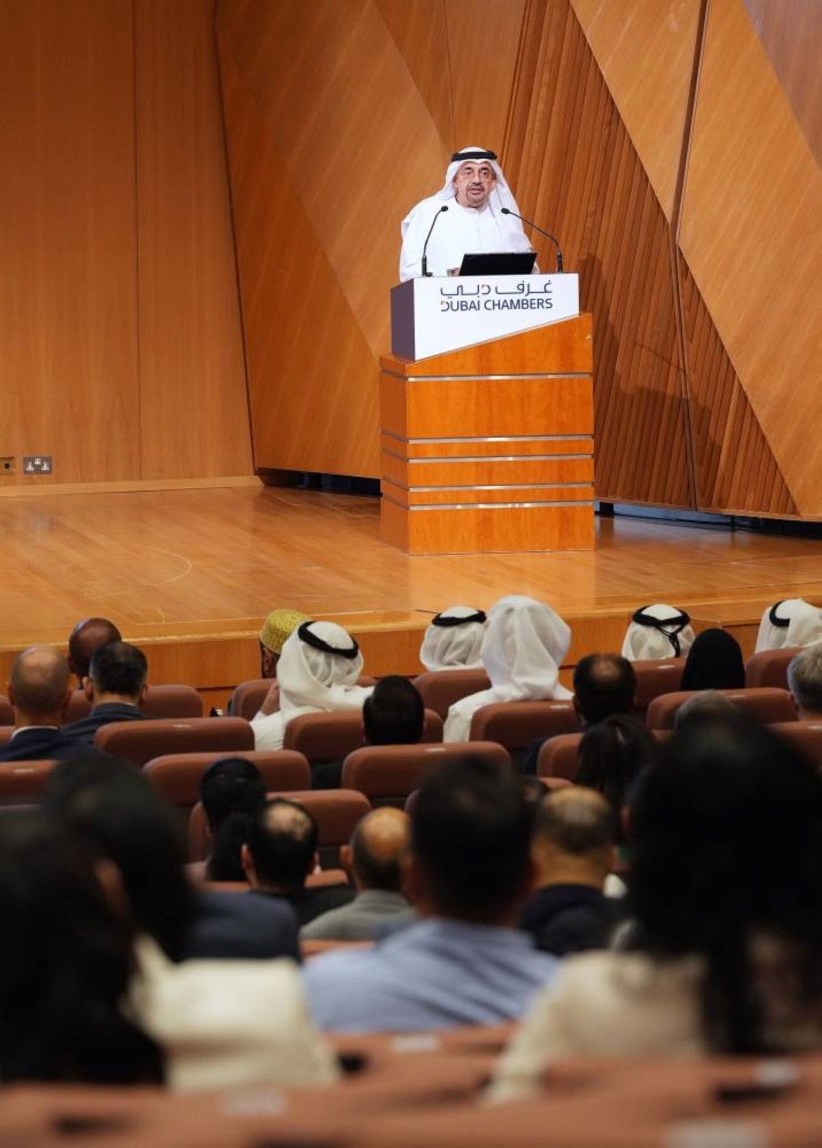 غرف دبي تعرّف القطاع الخاص بتفسير «القوة القاهرة» في العقود التجارية