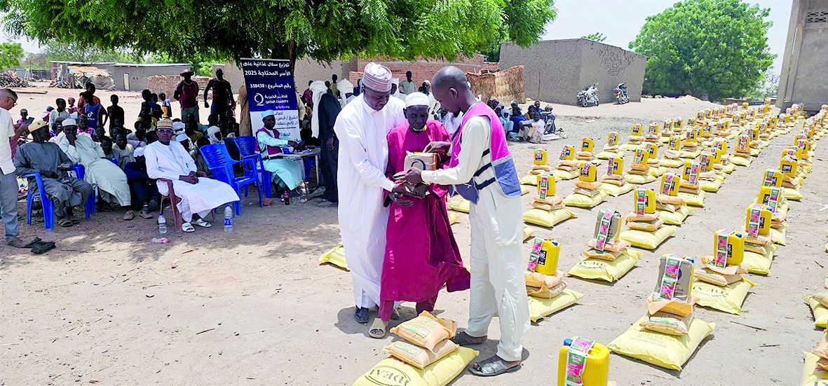 قطر الخيرية توزّع سلالا غذائية متكاملة في تشاد