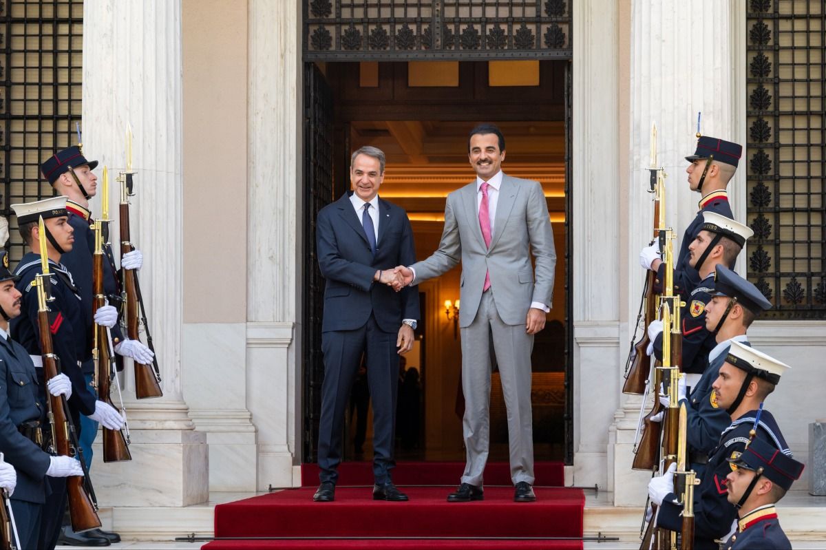 سمو الأمير ورئيس الوزراء اليوناني يعقدان جلسة مباحثات رسمية