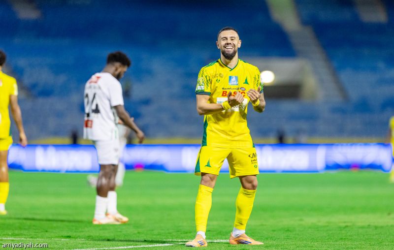 بثلاثية النجمة.. الخليج يعود إلى طريق الانتصارات