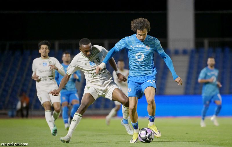 نيوم والحزم يسجلان التعادل الأول