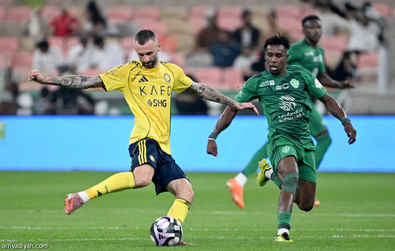 الأهلي يكسب نصر الصدارة مرتين