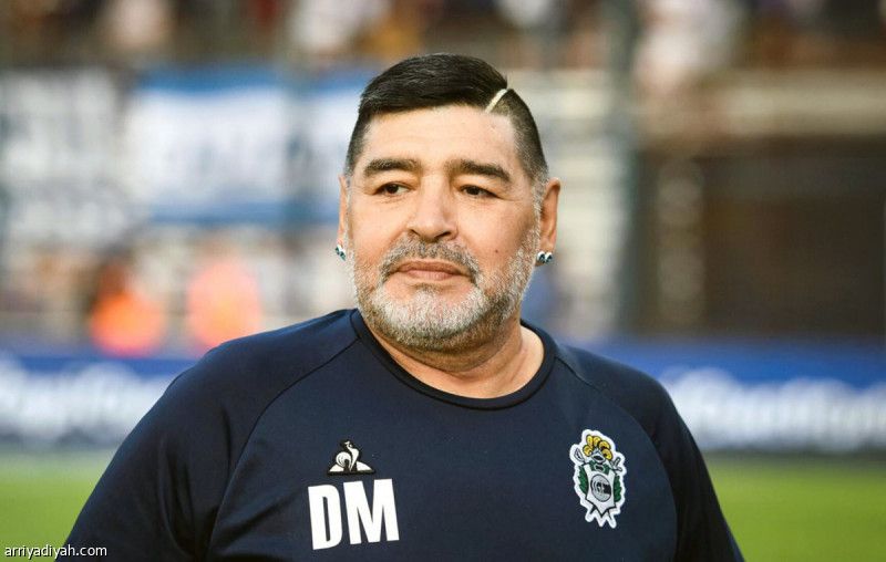 إحالة شقيقتي مارادونا ومحاميه إلى المحاكمة