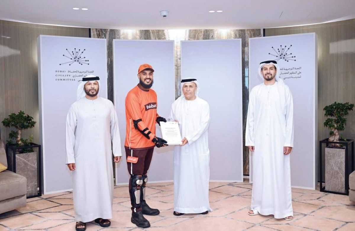 مكتوم بن محمد: دبي ترتقي بأخلاق أهلها وتُصان بسلوكيات ساكنيها