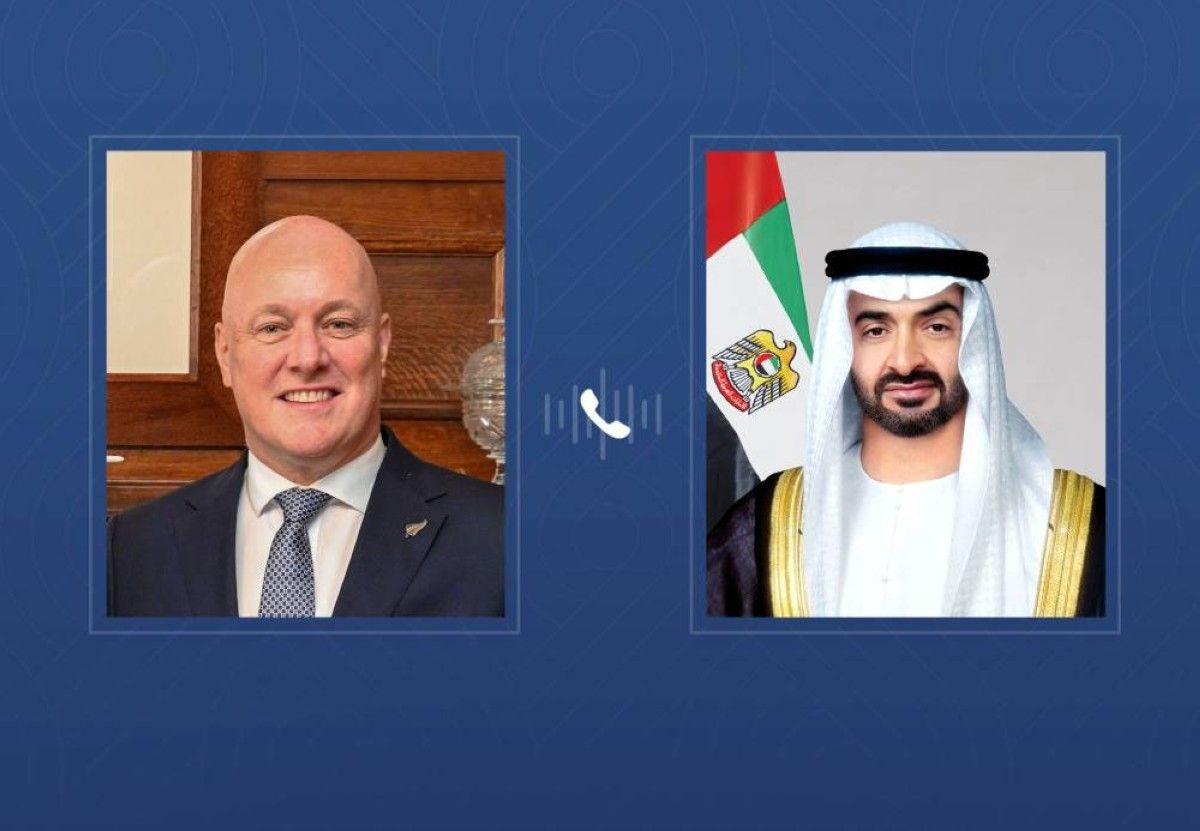 محمد بن زايد ورئيس وزراء نيوزيلندا يبحثان هاتفياً العلاقات الثنائية والتطورات الإقليمية