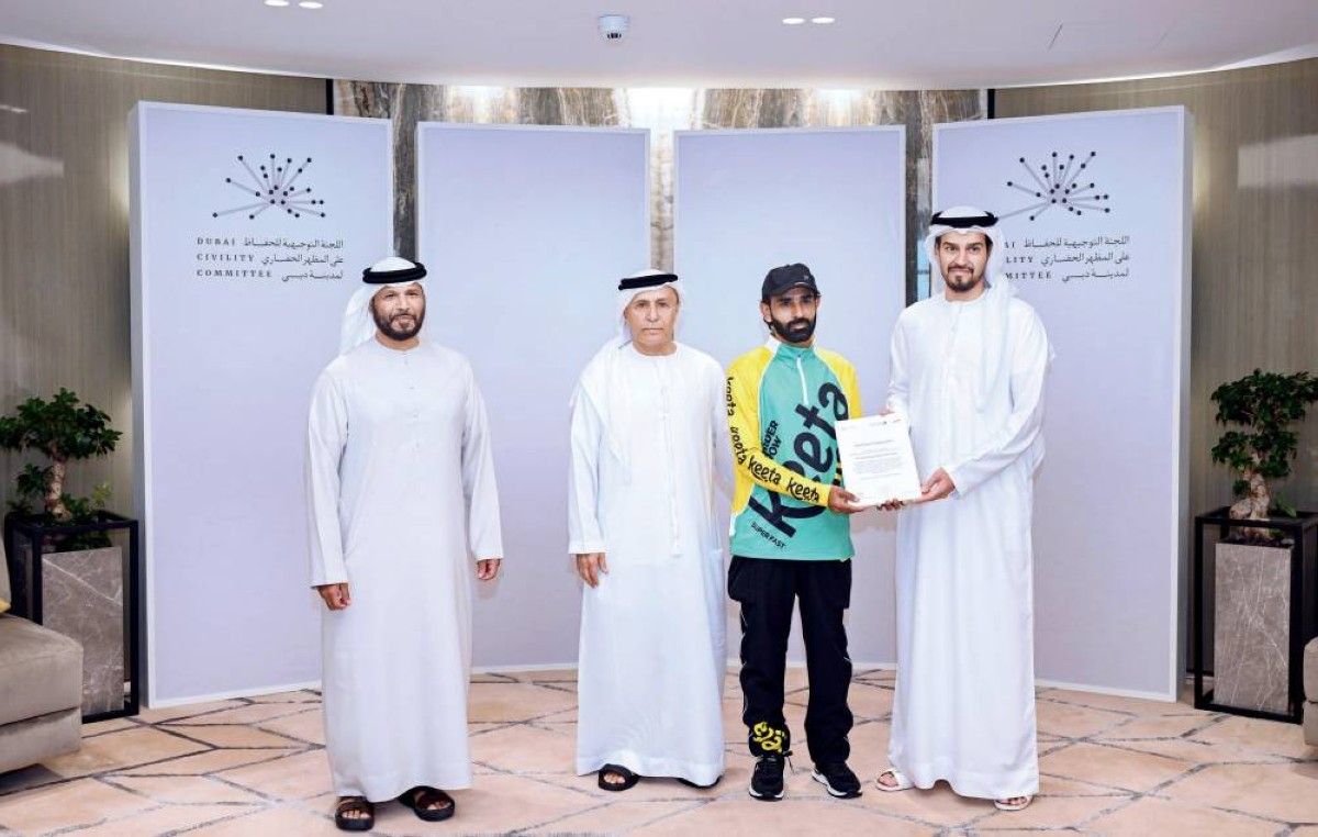 مكتوم بن محمد: دبي ترتقي بأخلاق أهلها وتُصان بسلوكيات ساكنيها