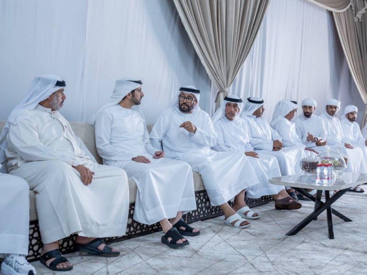 حمدان بن محمد يقدّم واجب العزاء في وفاة خليفة سليم العامري