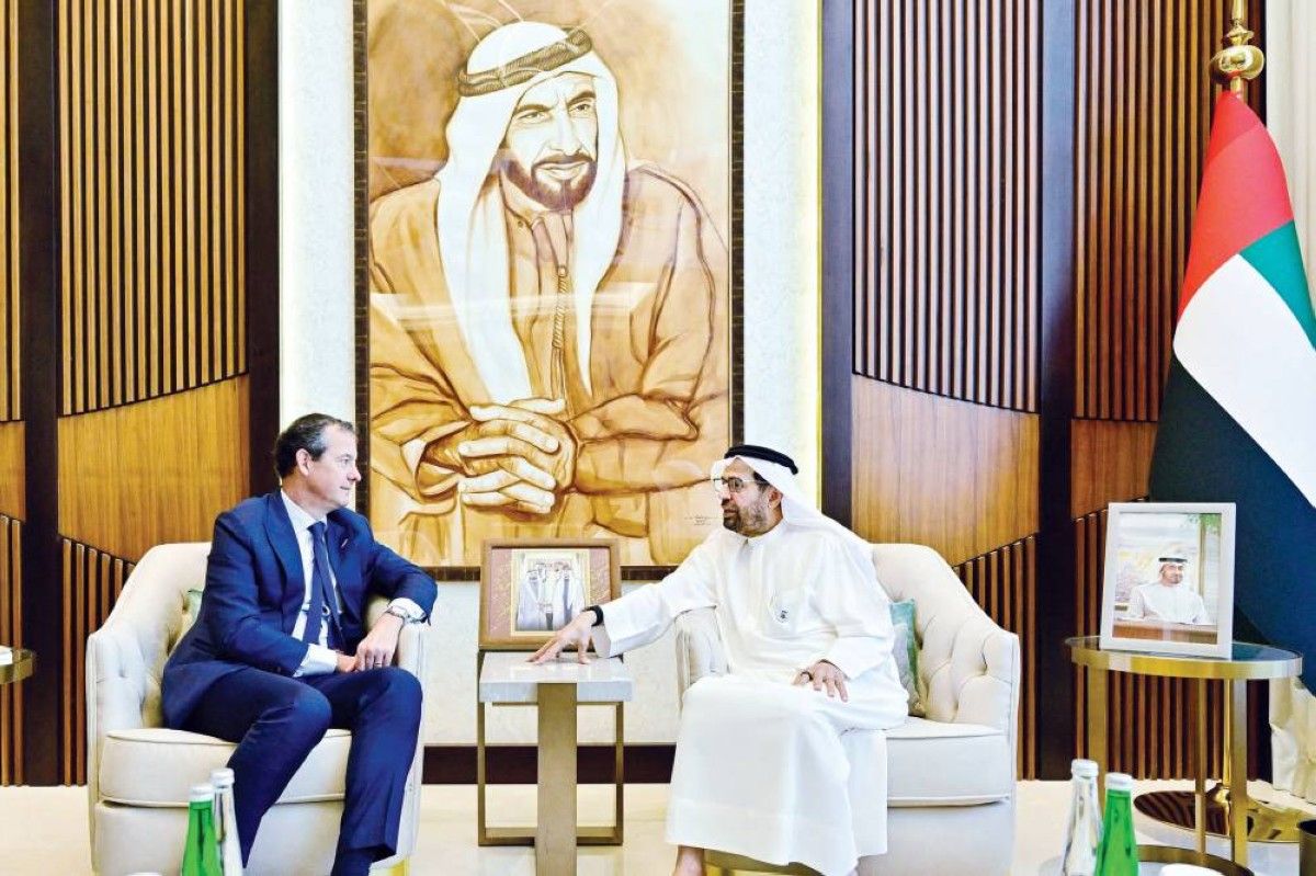 علي النعيمي يدعو إلى تكثيف التنسيق الدولي لضمان أمن الممرات البحرية