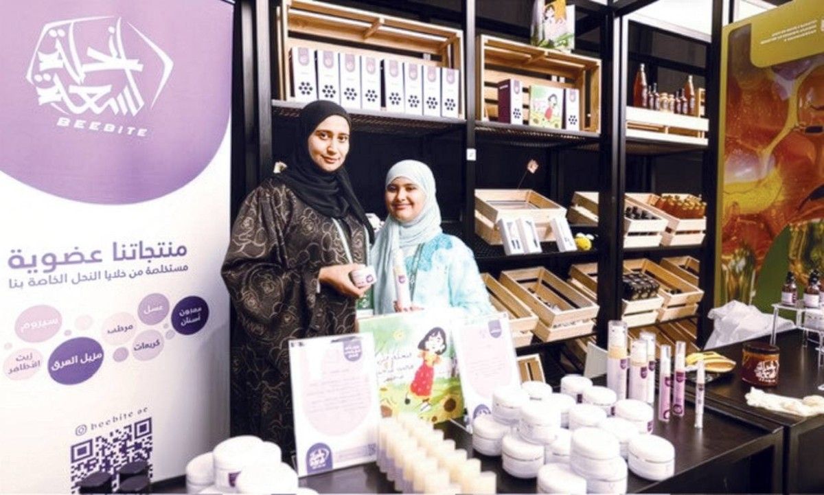 أم حمدة.. البورد الفرنسي في «سم النحل»
