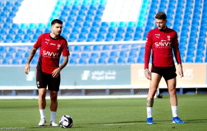 الهلال يواجه الحزم بتشكيل ضمك