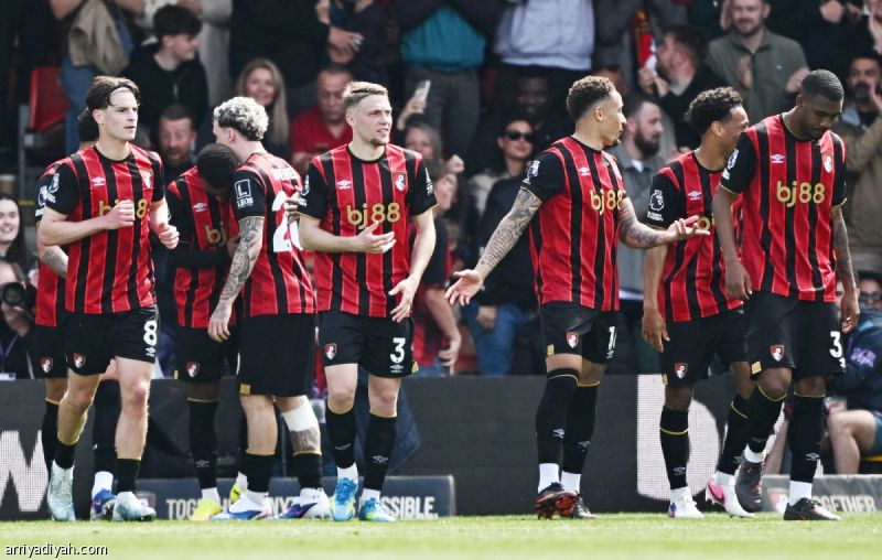 بورنموث يعزز الحظوظ القارية بثلاثية كريستال بالاس