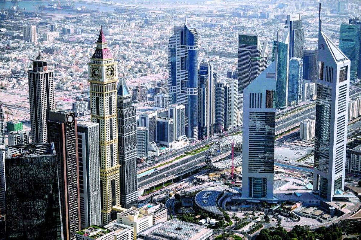 زخم اقتصاد دبي يقفز بمبيعات العقارات التجارية 208%
