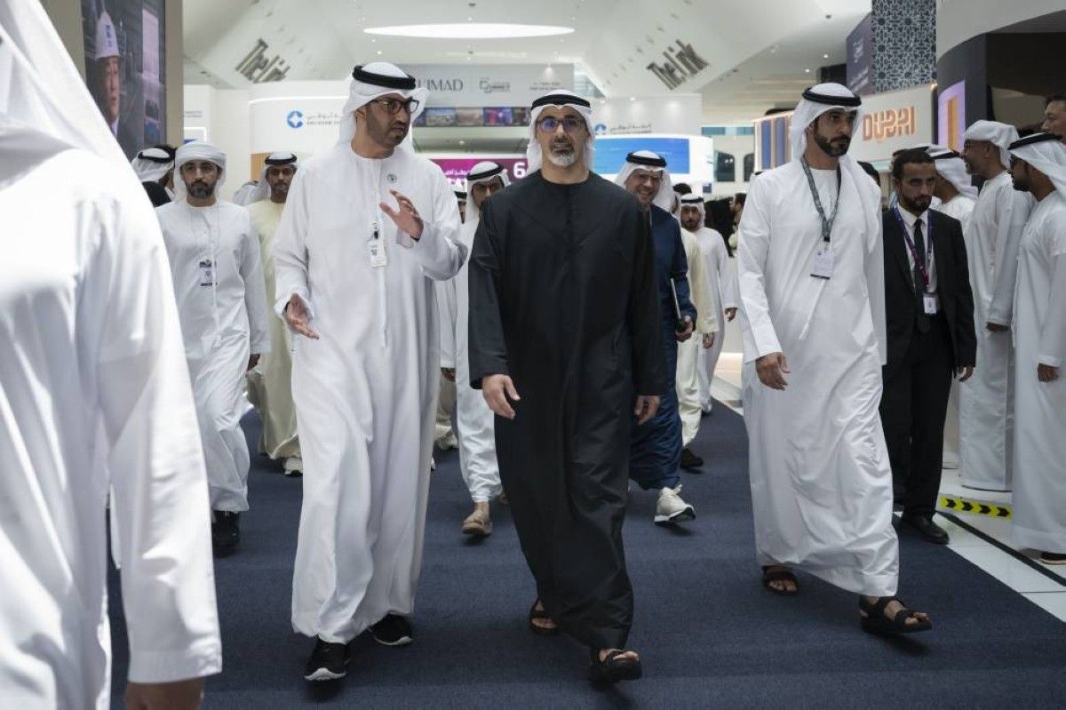 خالد بن محمد بن زايد يشهد جانباً من فعاليات الدورة الخامسة من "اصنع في الإمارات"
