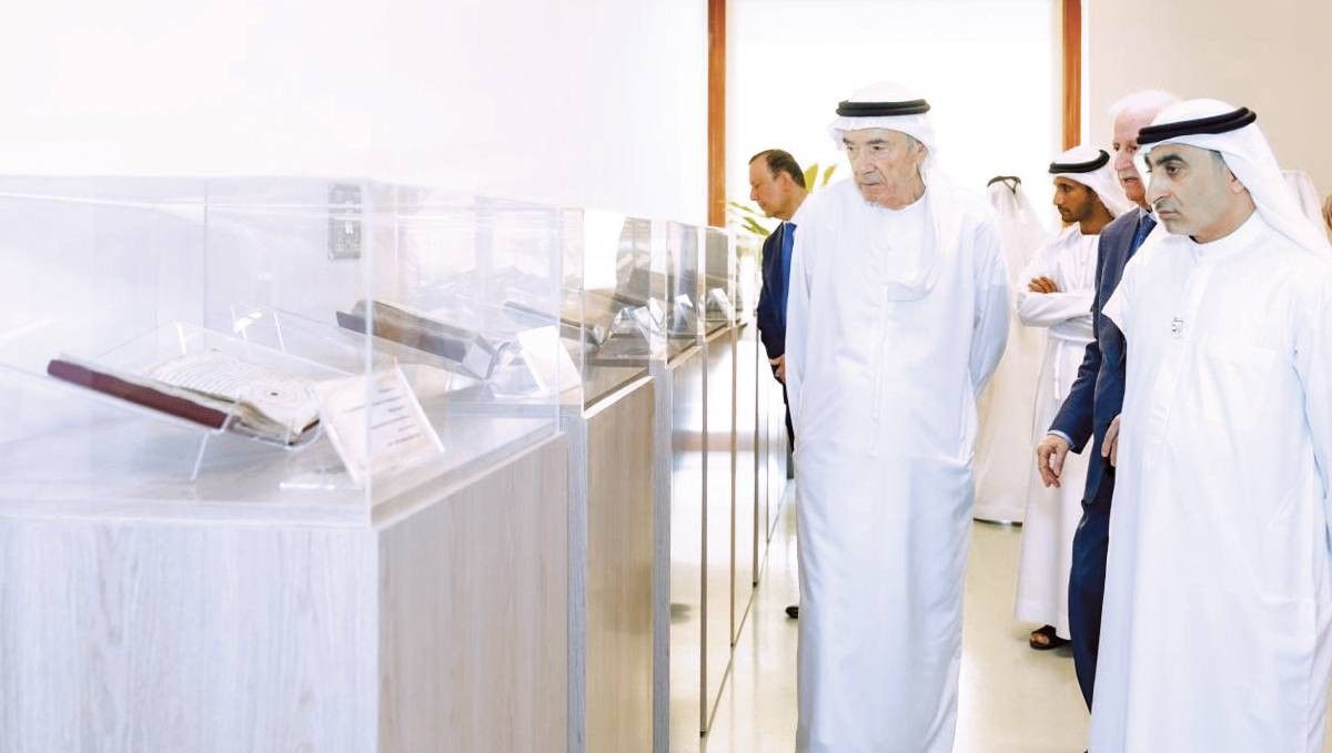 50 مخطوطة تحتفي بالإرث العلمي لجامعة الإمارات
