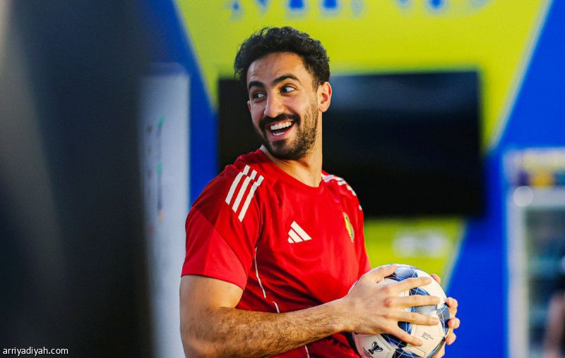 جيسوس يستدعي العقيدي.. ويؤجل مصير الأجانب