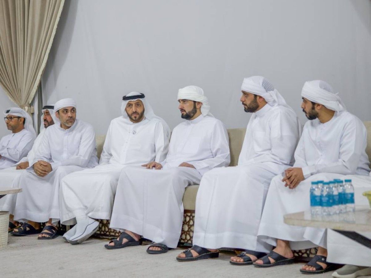 أحمد بن محمد يقدم واجب العزاء في وفاة عوشة الكعبي