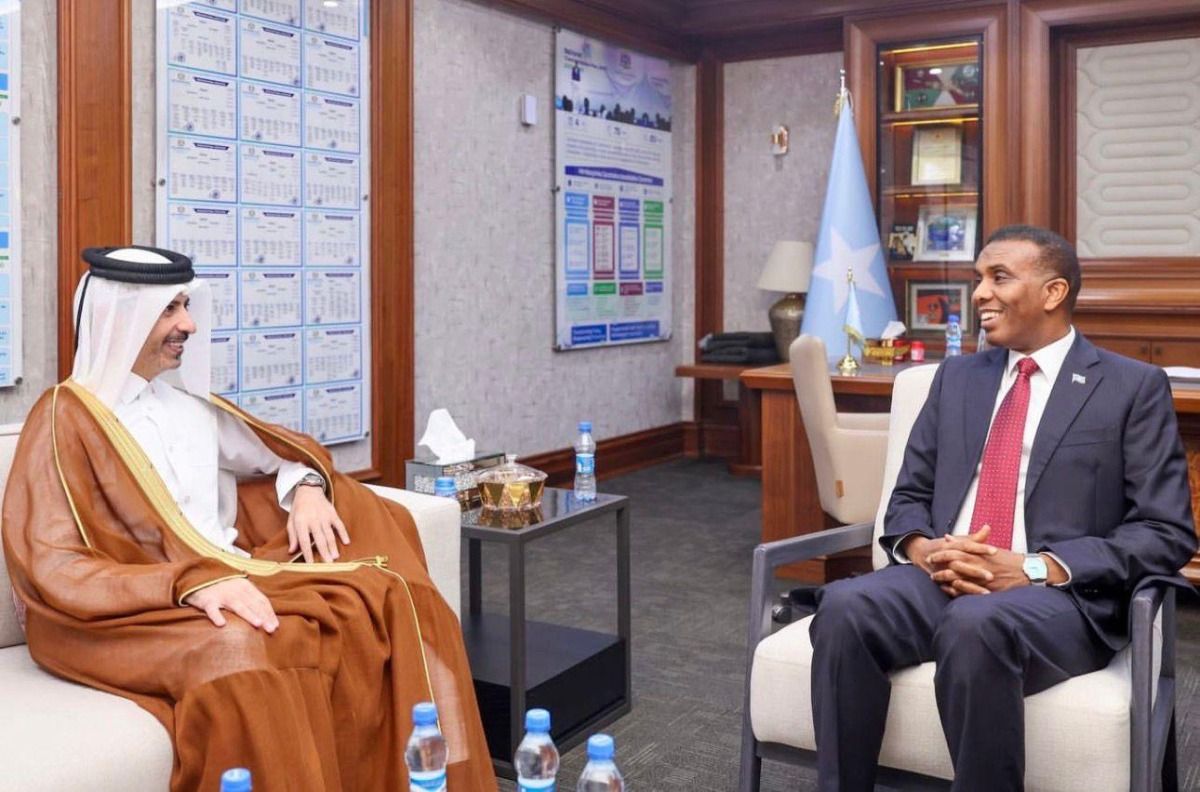 رئيس الوزراء الصومالي يجتمع مع سفير قطر