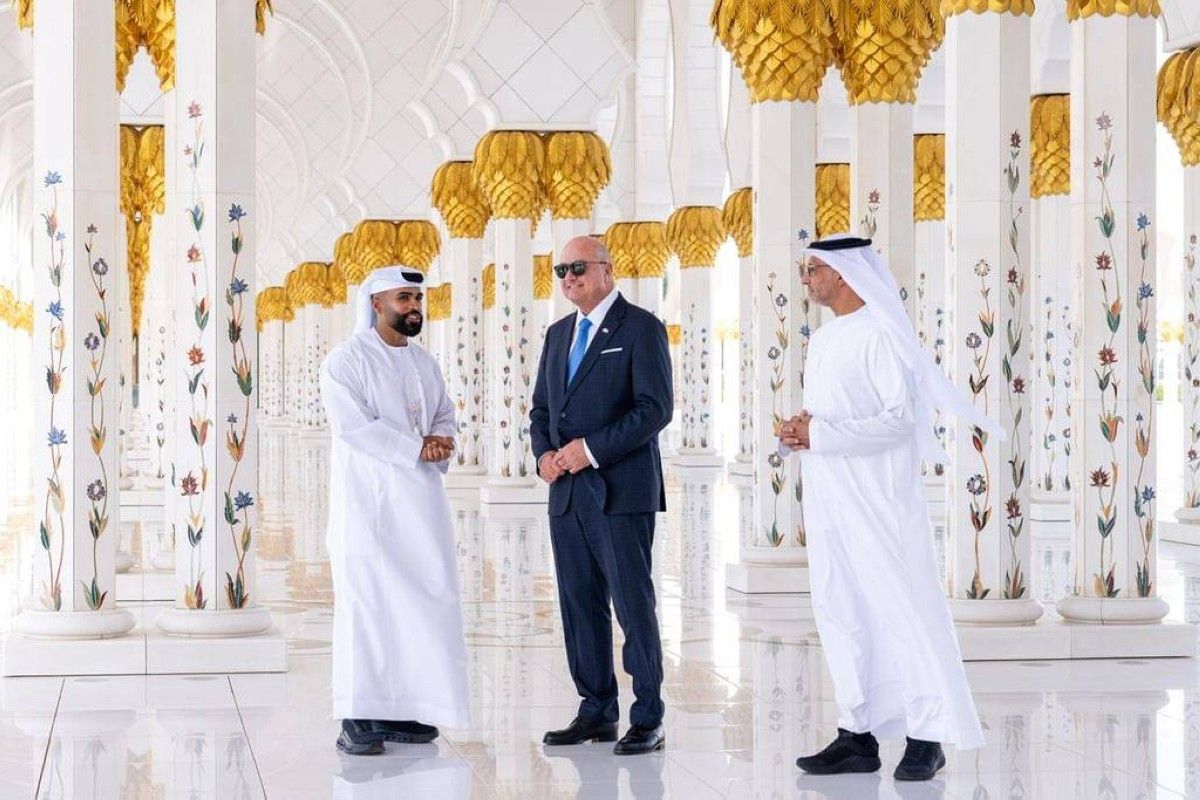 مستشار جمهورية النمسا يزور جامع الشيخ زايد الكبير في أبوظبي