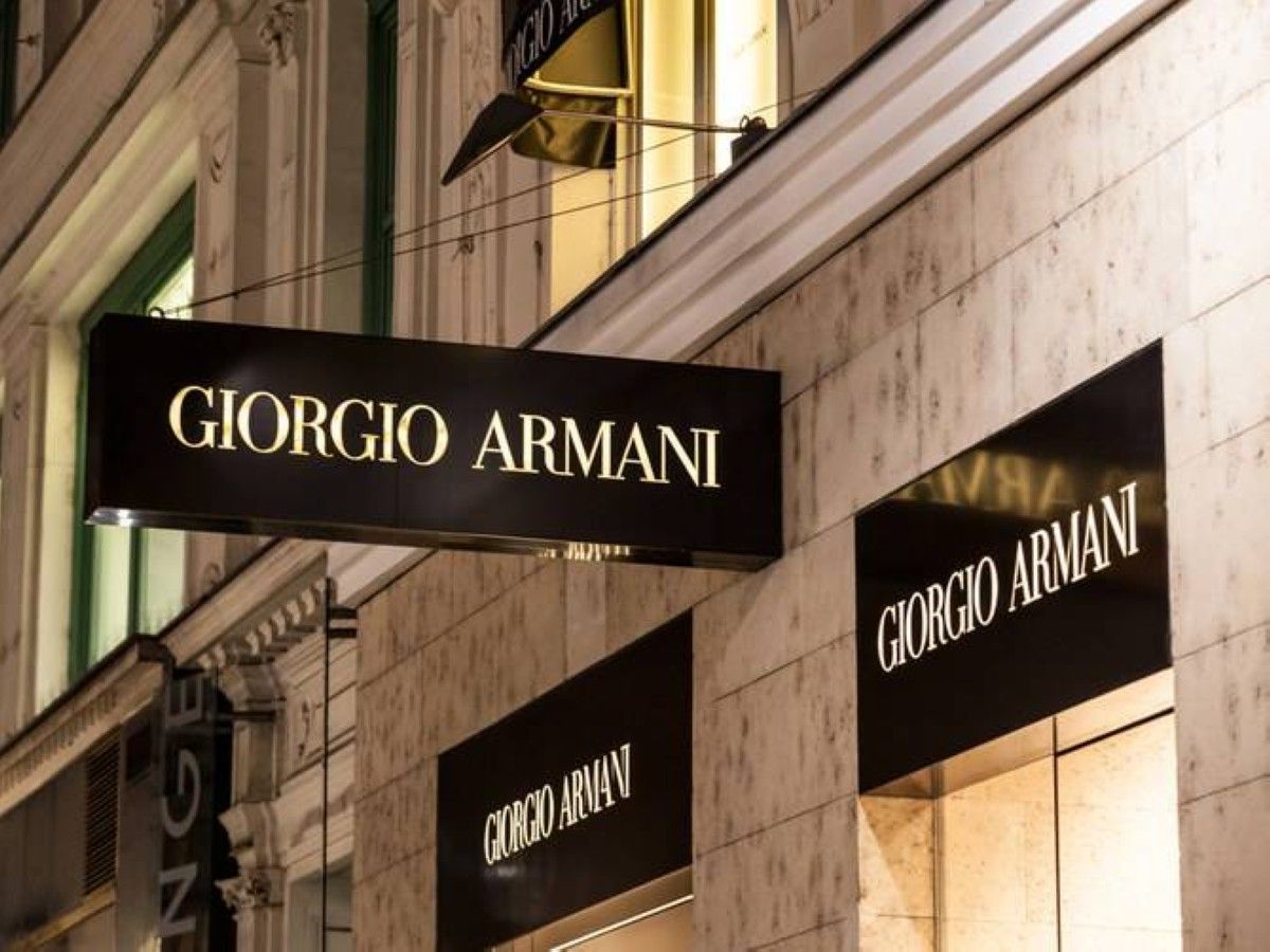 أرماني تدرس تقسيم 15% بين لوريال وإل.في.إم.إتش وإيسيلور لوكسوتيكا