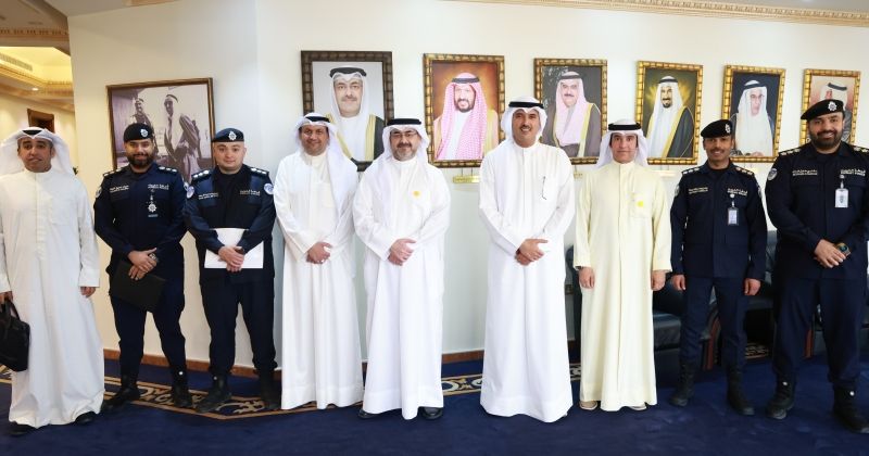 محافظ العاصمة مُتوسّطاً اللجنة التنسيقية المشتركة