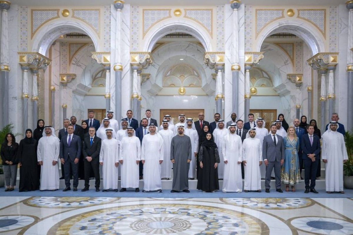 ذياب بن محمد يلتقي عدداً من موظفي قطارات الاتحاد ويطَّلع على مستجدات مشاريع الشركة