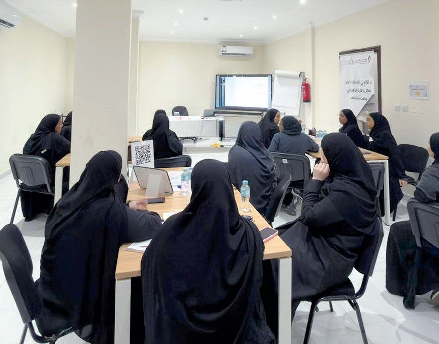 ورشة عمل تستهدف بناء القدرات.. تدريب فتيات «الدانة» على اتخاذ قرارات مدروسة